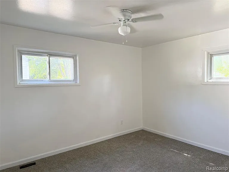 26225 Hopkins St — Photo 5