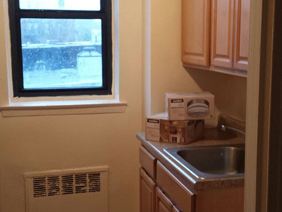 2nd image of 460 E 21st St APT 3E