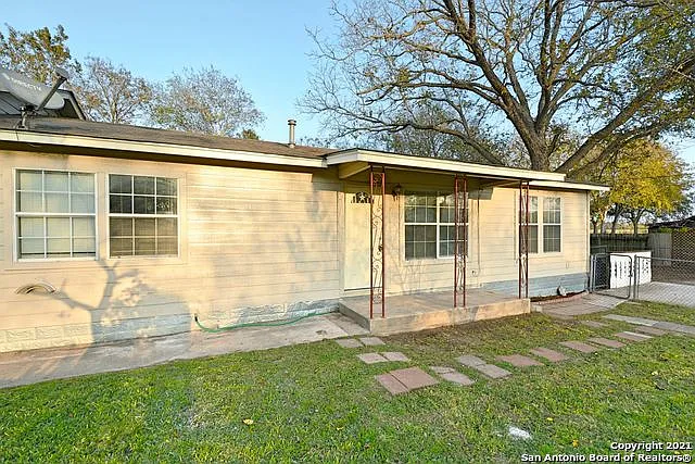 2 bed, 2.0 bath, 2526 sqft, $1,425 — Photo 3