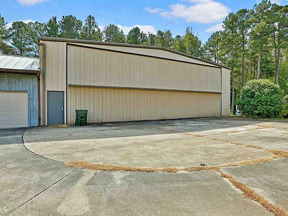 4th image of 140 Cindy Ln