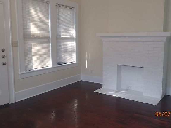 2nd image of 5923 Worth St
