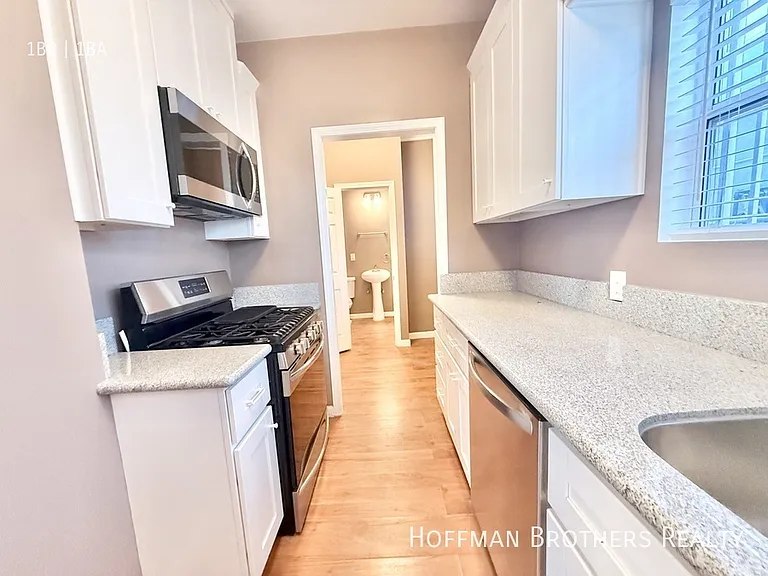 732 W 73rd St — Photo 2