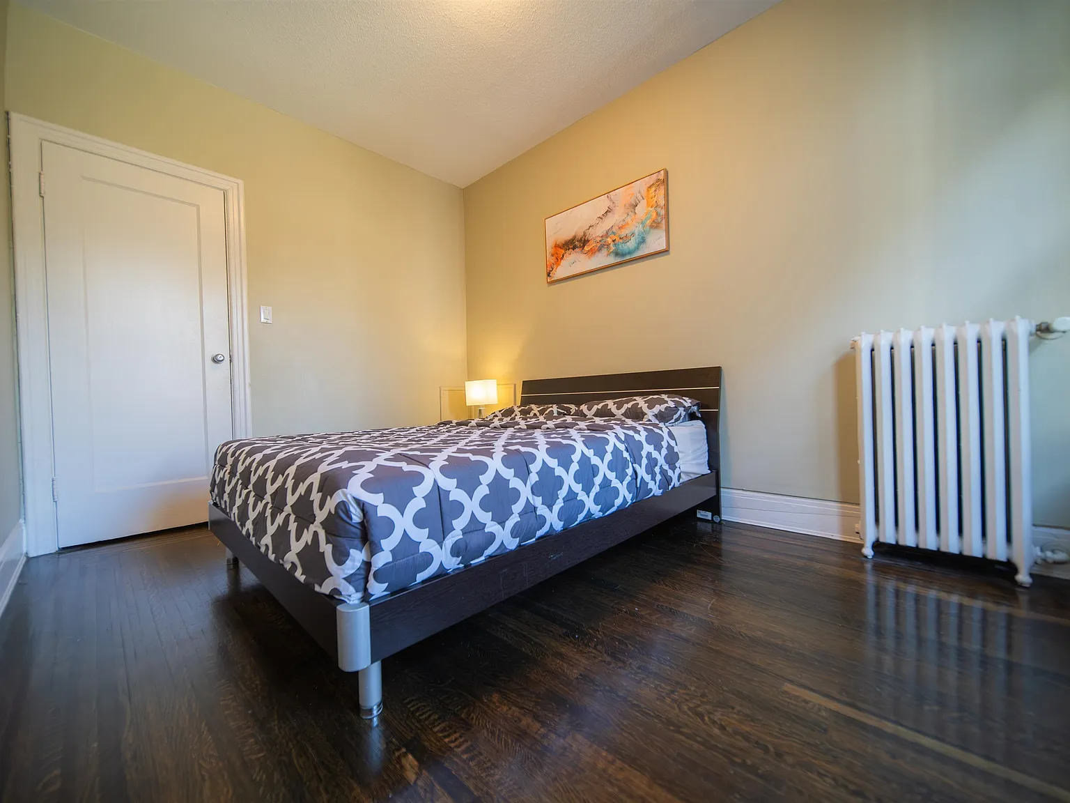 2 bed, 635 sqft, $2,990 — Photo 3