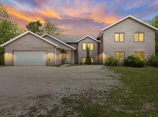 W219S7712 Crowbar Dr, Muskego, WI 53150