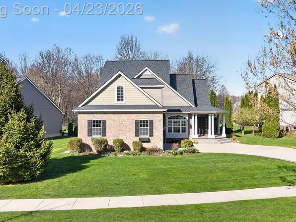 249 Summer Shade Dr, Howell, MI 48843