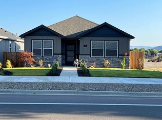 3139 Cedar Links Dr, Medford, OR 97504