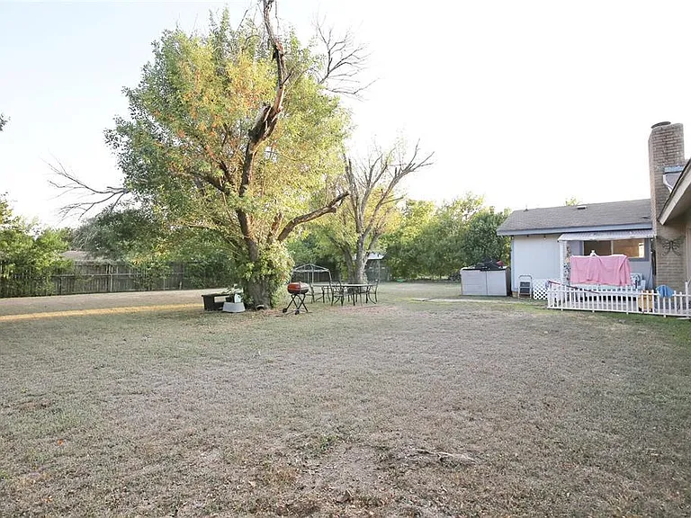 204 Deerfield Park Dr — Photo 16