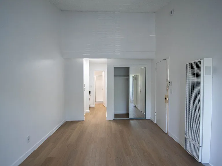 7350 Kester Avenue — Photo 10