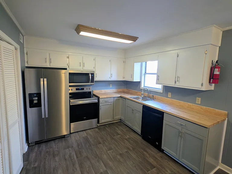 202 Paw Path Ln — Photo 3