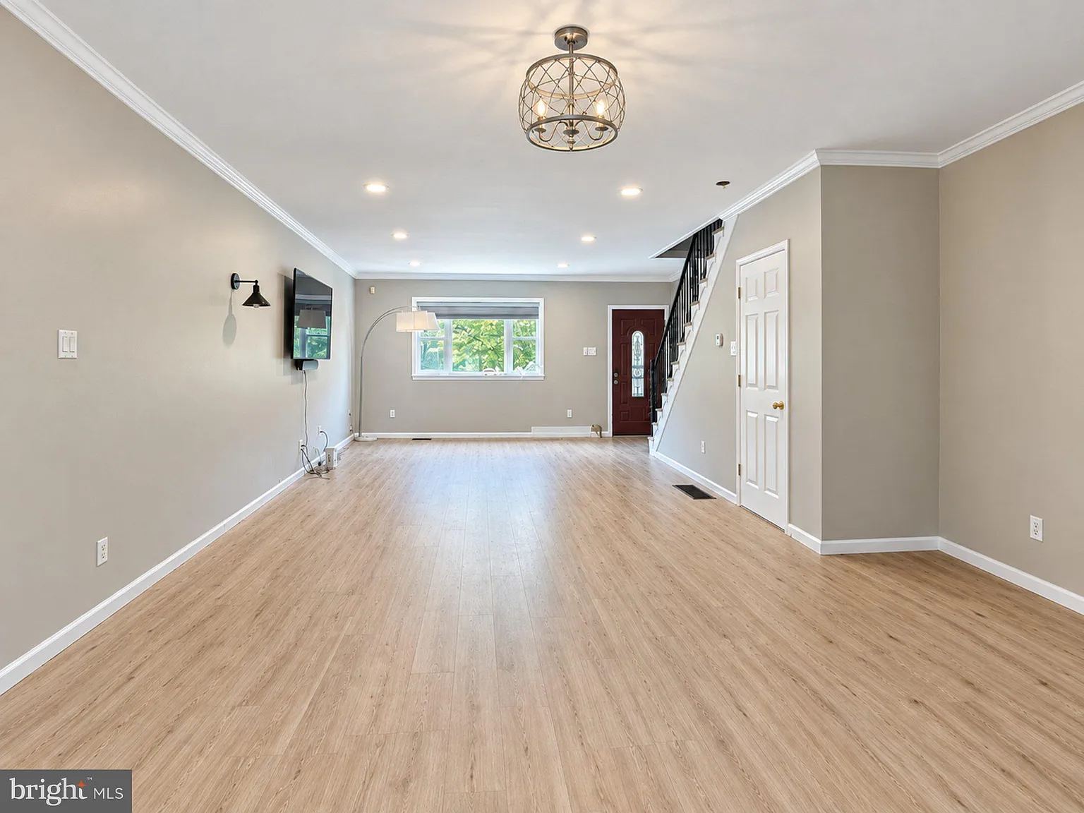 4 bed, 3.0 bath, 2340 sqft, $3,400 — Photo 3