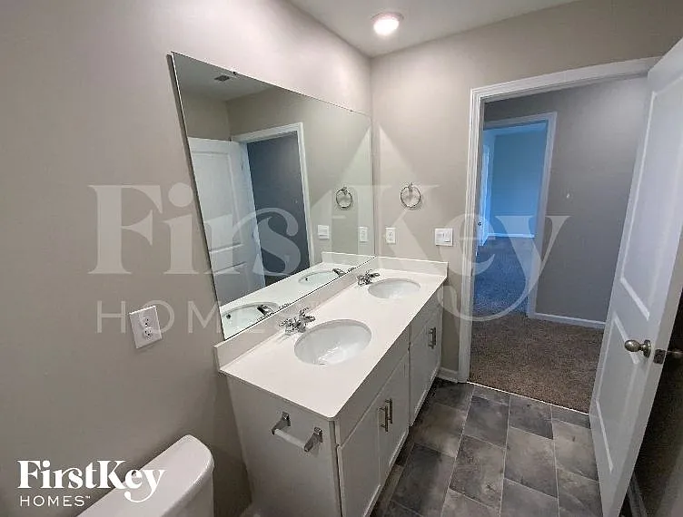 150 Scotsway Ct — Photo 10