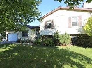 1764 Tam O Shanter Trl, Sun Prairie, WI 53590