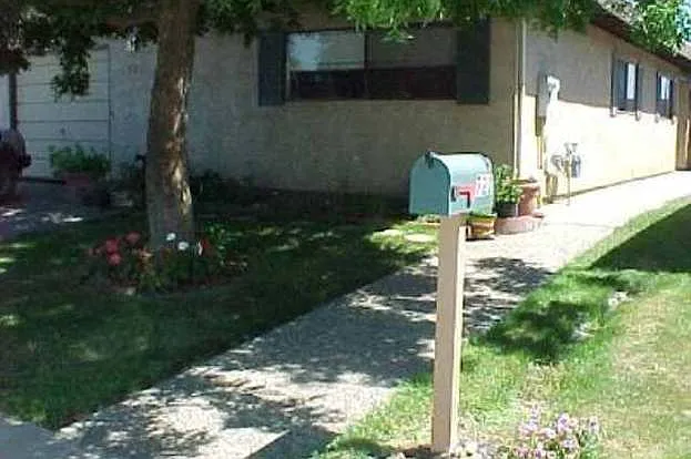 721 Del Oro St — Photo 2