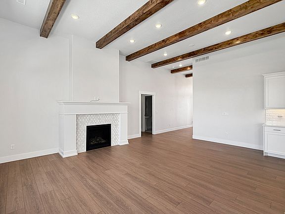 3rd image of 620 E Riverside Way