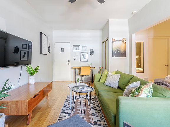 4th image of 3202 W Sunset Blvd #205