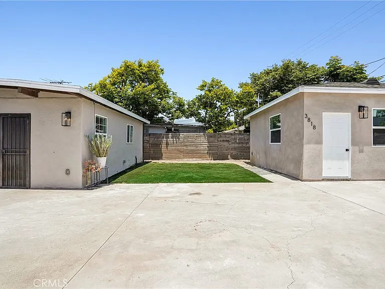 3816 S Victoria Ave — Photo 32