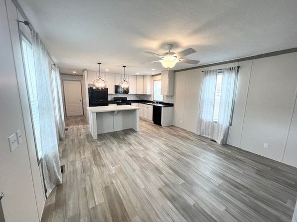 5292 Commander Ct #155, Algonac, MI 48001