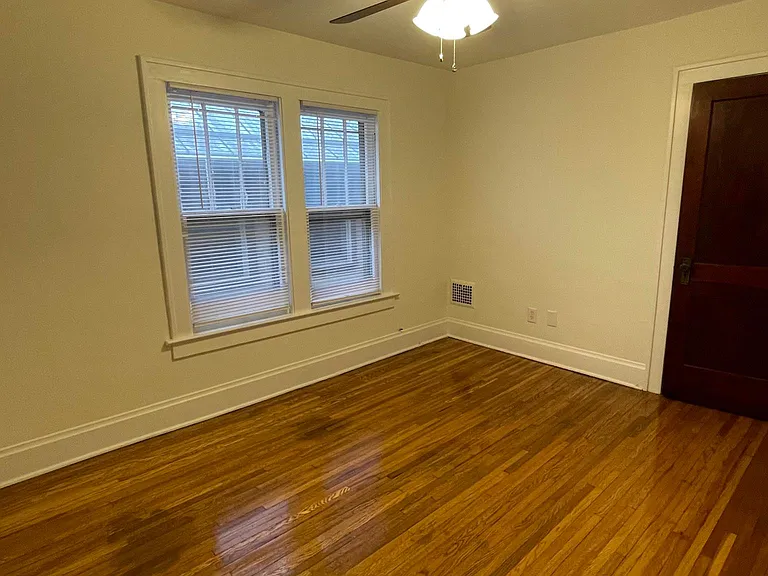 2713 Hibbert Ave — Photo 9