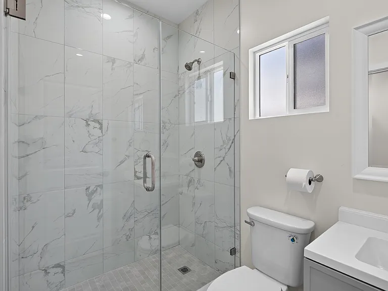 1911 N Manning St — Photo 5
