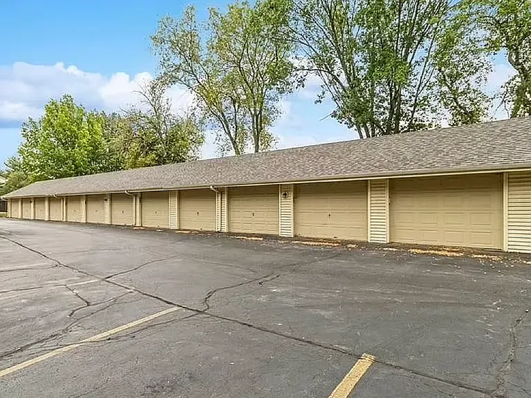 4910 Pleasant St #16 — Photo 21