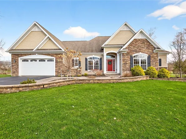 170 Fellows Rd, Fairport, NY 14450