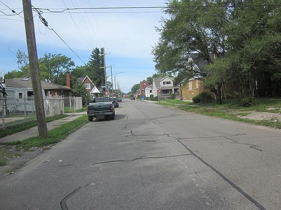 5th image of 18470 Wexford St