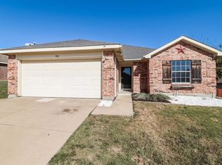 900 Beaver Creek Dr, Burleson, TX 76028