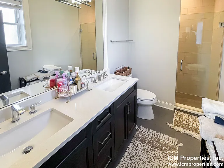 1235 W Oakdale Ave #3 — Photo 6