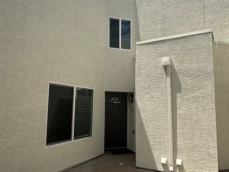 1725 E Pepper Cir #1 — Photo 3