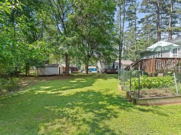 610 Vista Cir — Photo 22