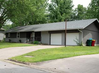 1906 Colonial Dr, Pittsburg, KS 66762