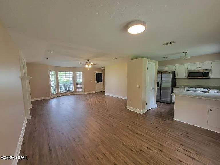 1504 Illinois Ave — Photo 6