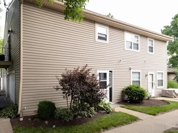 2454 Island Dr #29, Uniontown, OH 44685