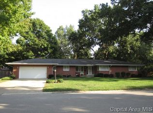 52 Glen Eagle Dr, Springfield, IL 62704