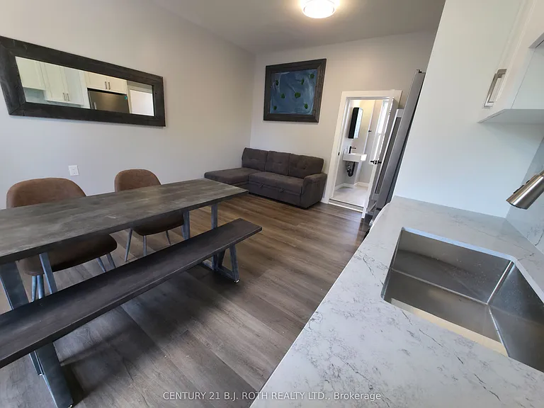 82 Albert St N #4 — Photo 6