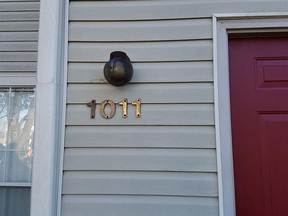 1st image of 1011 Stones Throw Dr NW
