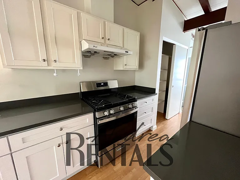 845A Liberty St #A — Photo 9