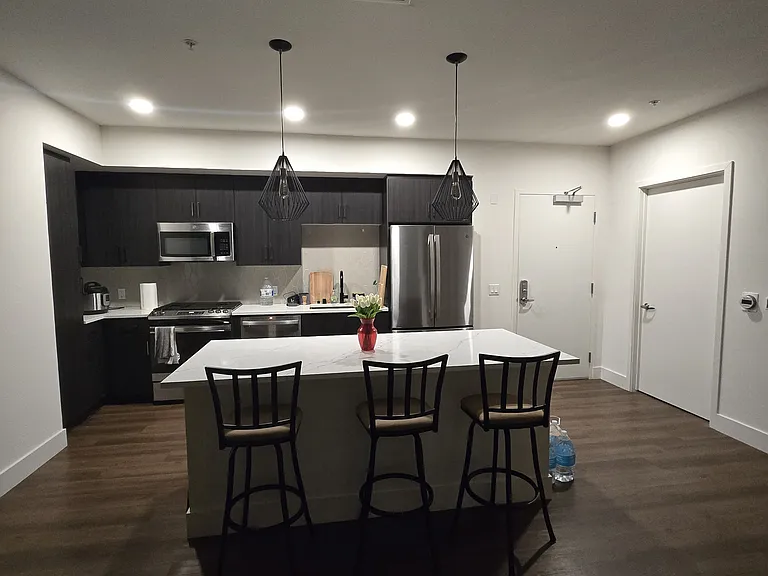 9820 Carroll Canyon Rd — Photo 1