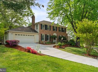 12461 Hedges Run Dr, Woodbridge, VA 22192