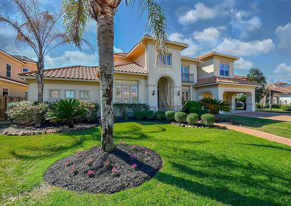1st image of 19019 Crescent Bay Dr