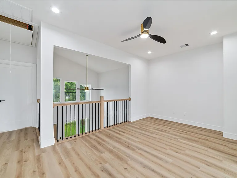 6717 England St — Photo 18