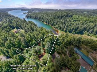 5490 Little Woahink Dr, Florence, OR 97439
