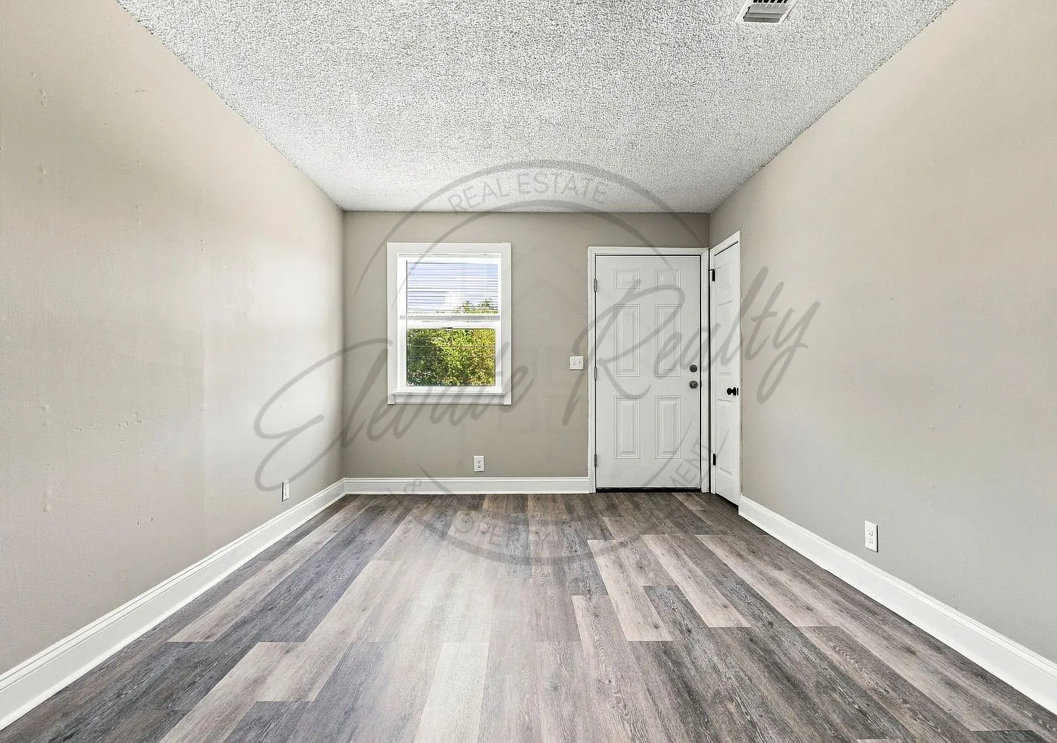 Brickmont Dr 3704-3706 — Photo 2