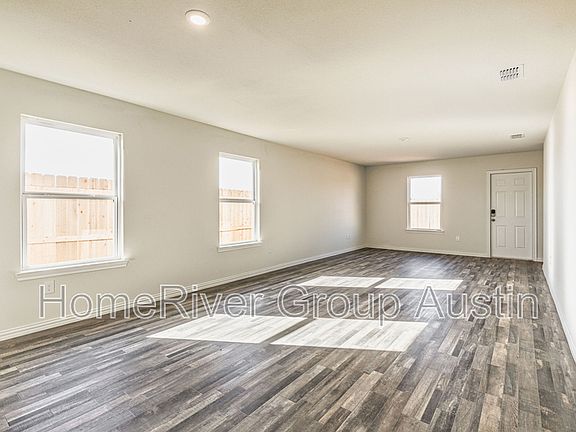 5th image of 7902 Vineyard Dr