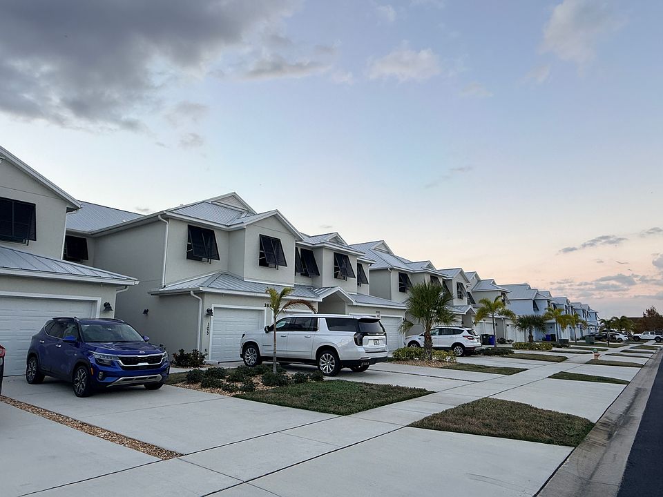 Building located in a quiet cul_de_sac within a peaceful neighborhood