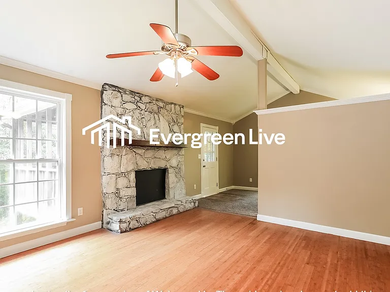 1356 Old Boston Rd — Photo 4