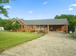 168 Country Ln, South Hill, VA 23970