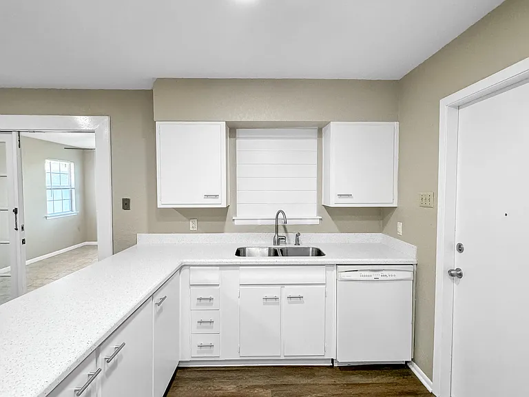 310 Mahota Dr — Photo 14