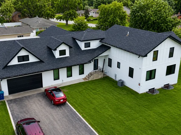 8501 S 84th Ave, Hickory Hills, IL 60457