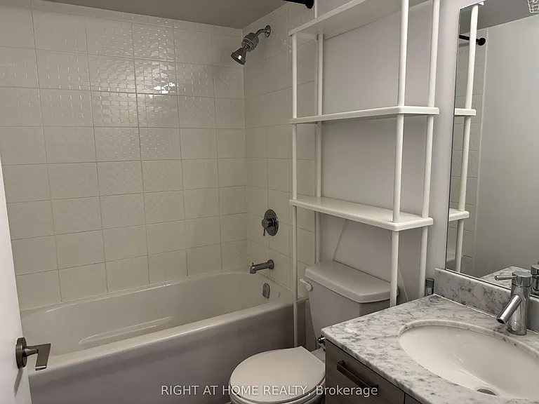 36 Lisgar St #Penthouse 01 — Photo 8
